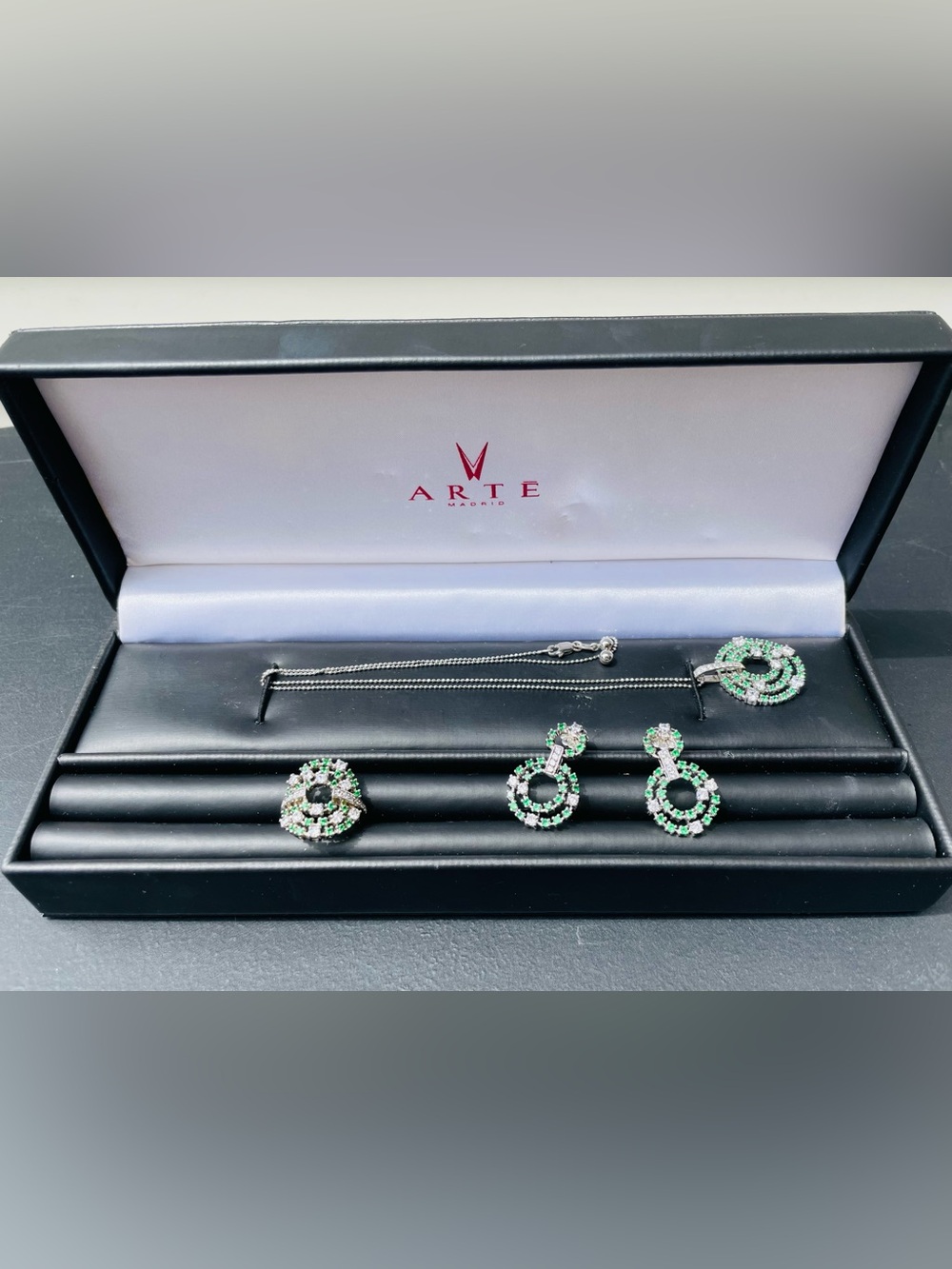 ARTE Madrid Emerald & Crystal Layered Circle Necklace, Rings and Earrings Set